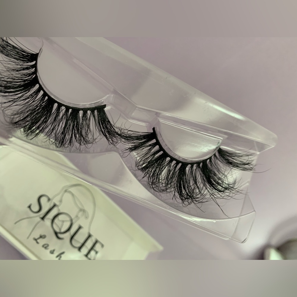 Stlye: Euphoria 25mm real mink lashes. Big and bold